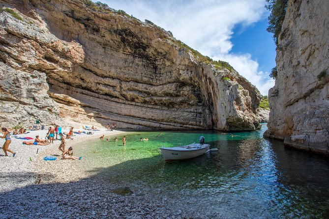 Blue Cave and Hvar Boat Tour: Small-Group from Split or Brac - Boat Comfort, Seats, and Motion Tips on Choppy Mornings