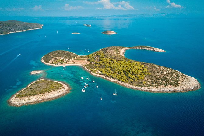 Blue Cave and Hvar Tour from Trogir - Komiža Harbour on Vis: Photos, Breakfast Energy, and Local Rhythm