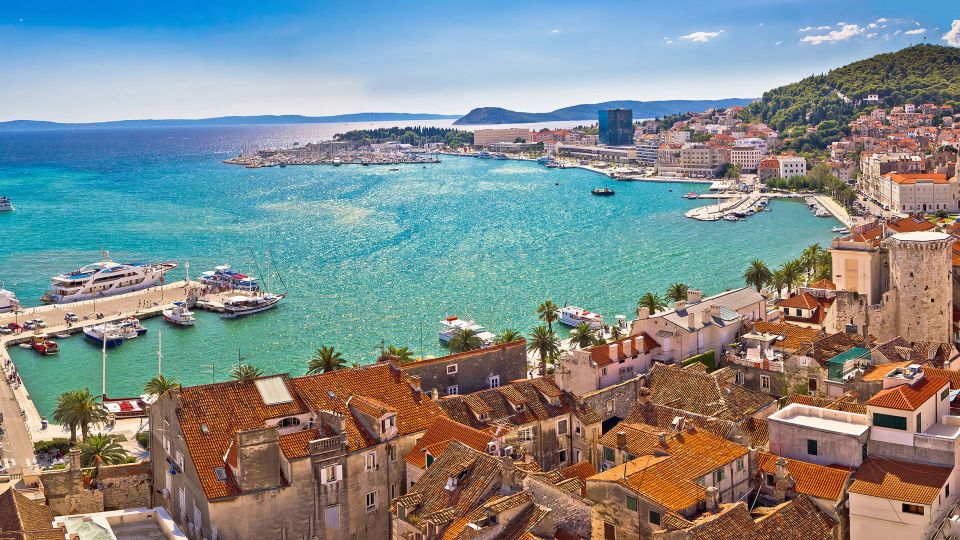 Discover The Old Town Split 1.5h walking Small group tour - Meeting on Riva: Finding Your Guide and Getting Oriented