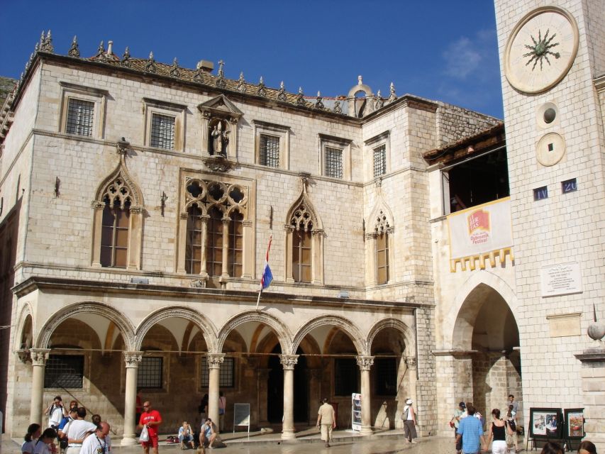 Dubrovnik Day Tour from Split or Trogir - Food in Dubrovnik: local taverns and what not to expect