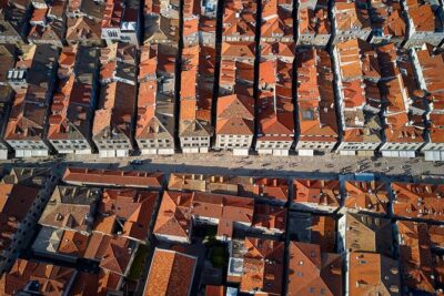 Dubrovnik Guided Group Tour with Ston Oyster tasting from Split & Trogir - First Stops in Dubrovnik: Getting Your Bearings Fast