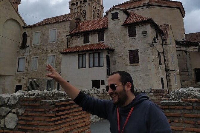 Experience Split With Local Professional Historian - Small Group - Quick hits you’ll feel right away
