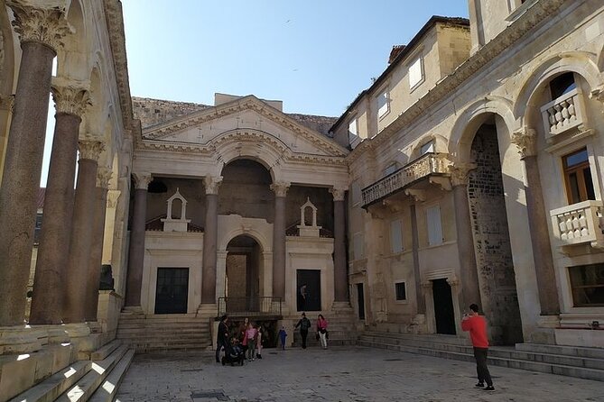 Experience Split With Local Professional Historian - Small Group - Fruit Square (Trg Brace Radic) and Pjaca: the city’s social center