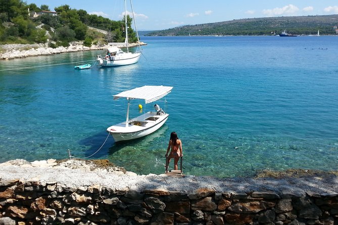 Explore west side of island Brač with Pasara boat - Traditional Dalmatian boat - A realistic 7-hour plan for the west coast