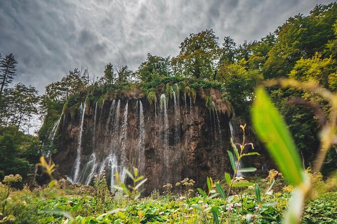 From Split: Self-Guided Plitvice Lakes Day Tour with Boat Ride - What you really get at Plitvice: park time, self-guided wandering, and colored groups