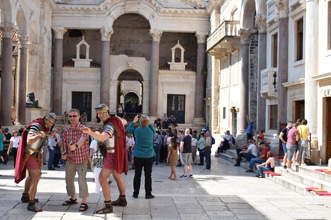 Grand Split Walking Tour with Diocletian's Palace - Stop 4: Narodni Trg (Pjaca Square)—the civic heart