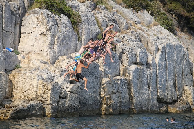 Half-Day Split Sea Kayak Adventure - Beach Breaks: Swim, Snorkel, and the Cliff-Jumping Optional Moment