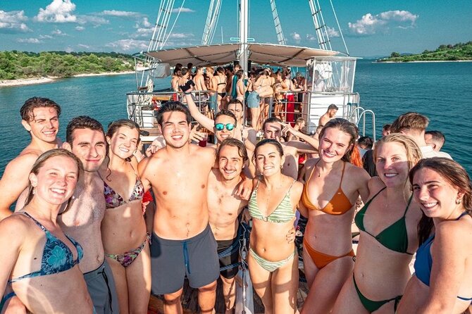 Out to Sea Split Boat Party w/ Blue Lagoon Swim, Dj & Afterparty - Getting Oriented Fast on Board