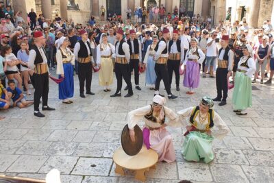 Private History Split Walking Tour in English - Peristil and Vestibulum: Getting Oriented Inside the Palace Core
