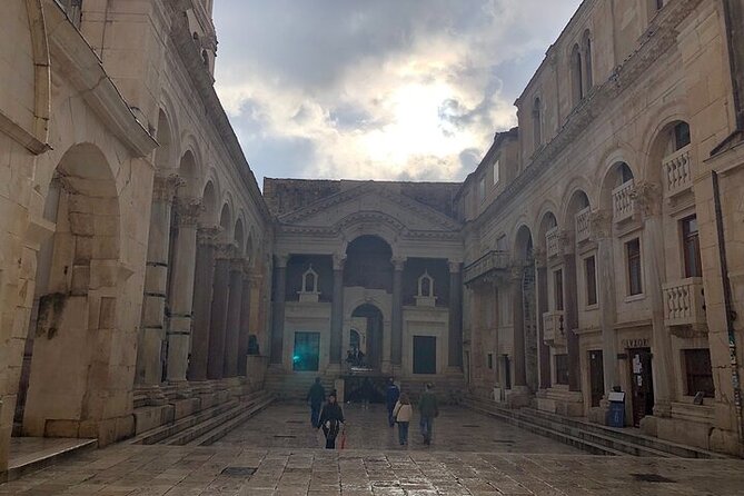 Private History Split Walking Tour in English - Split Synagogue: A Quick, Respectful Pass by 16th-Century History