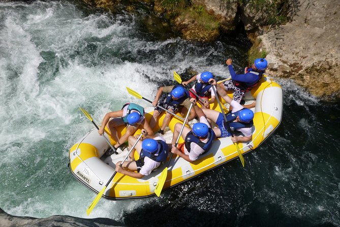 Sea Kayaking tour in Split - Rock-jumping culture (and what happens when a spot is closed)