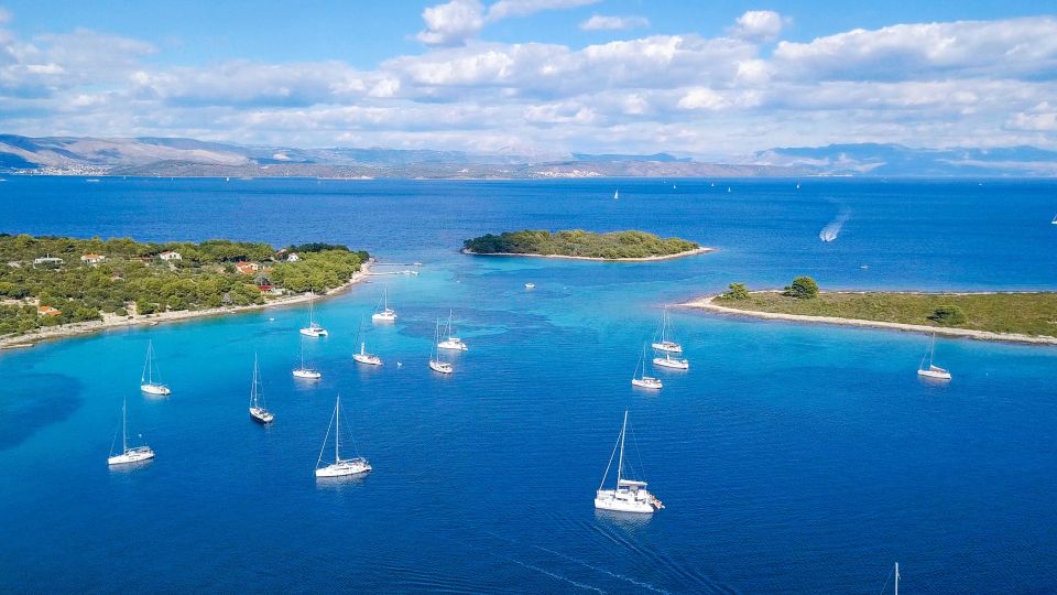 Split: Blue Lagoon and Šolta Boat Tour with Lunch and Drinks - Lunch on board with wine and unlimited drinks: simple, filling, and timed well
