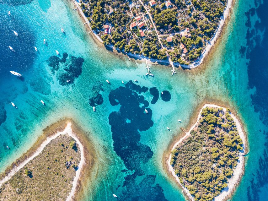 Split: Blue Lagoon and Šolta Boat Tour with Lunch and Drinks - Blue Lagoon swimming: why this color looks unreal in real life