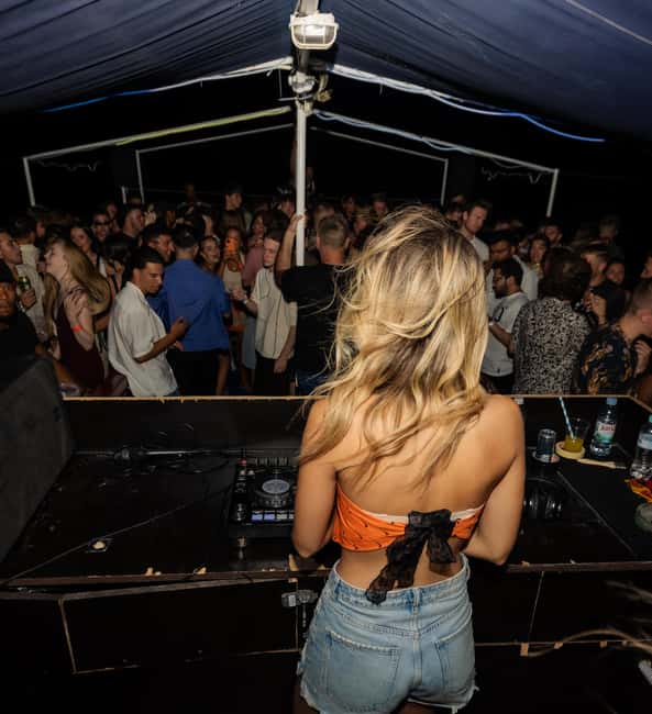 Split: Boat Crawl with Nightclub Access, Shots, & Boat Party - Who this suits best (and who should rethink it)