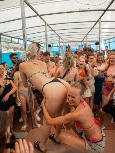 Split: Captain’s Boat Party – Blue Lagoon, DJ & Free Shots - Roof 68 Check-In, Warm-Up Time, and the 14:00 Departure Rhythm