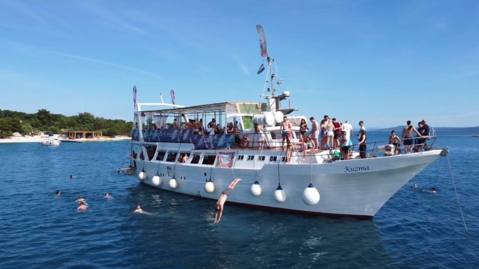 Split: Captain’s Boat Party – Blue Lagoon, DJ & Free Shots - Who This Boat Party Is Best For (and When to Skip It)