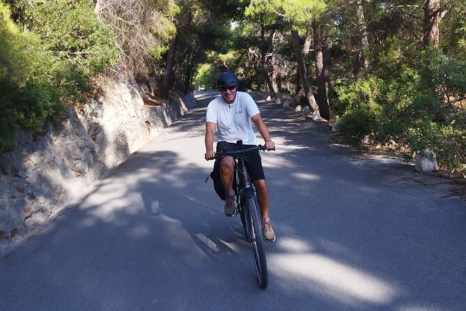 Split City Electric Bike Tour - The E-Bikes and Safety Bits That Make This Feel Low-Stress