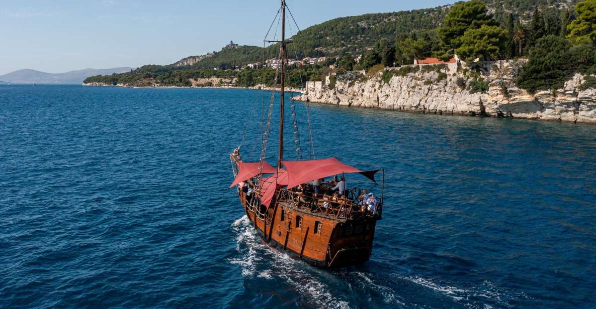 Split: Cruise on Columbo's Pirate Ship "Santa Maria" - Drinks Included: Wine on a Moving Boat (Plus a Relaxed Atmosphere)