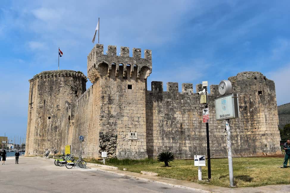 Split: Historical Tour of Salona, Klis Fortress and Trogir - Stella Croatica tasting: olives, figs, and a garden setting