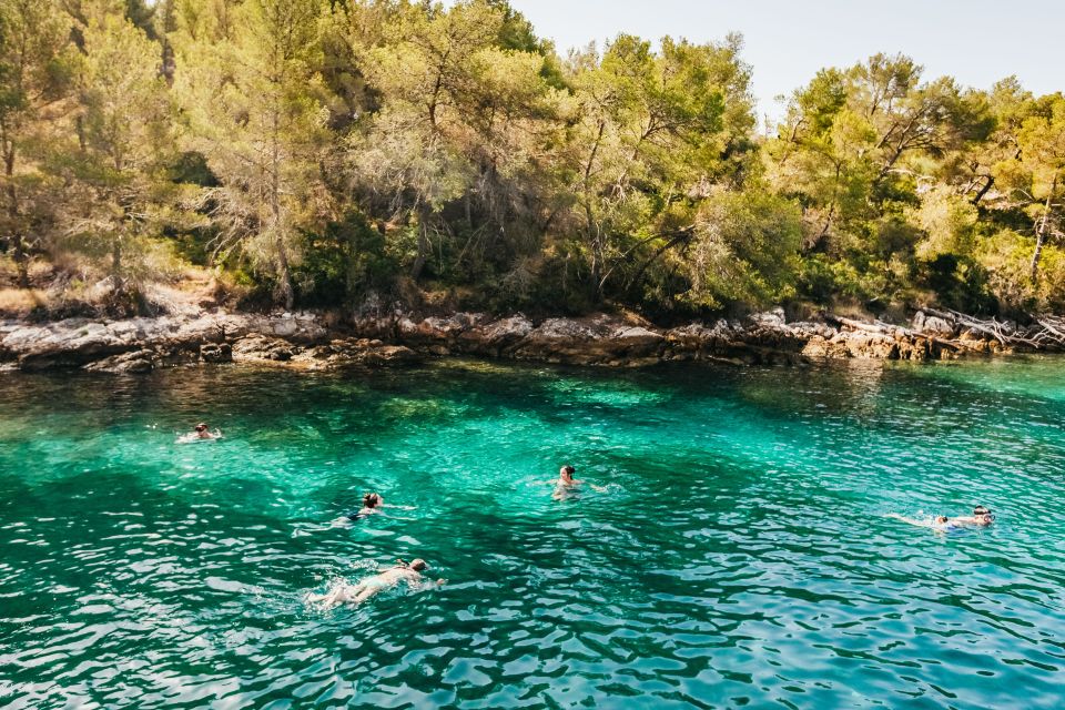 Split: Hvar, Pakleni, Brač & Šolta All-inclusive Tour - Meeting on Split’s Harbor: What Obala Lazareta 1 Feels Like