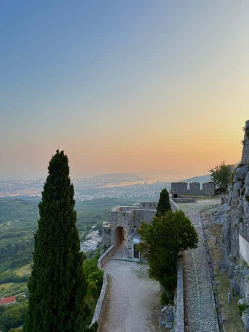 Split: Klis Sunset Sightseeing Bus Tour - Key Highlights You’ll Notice Right Away