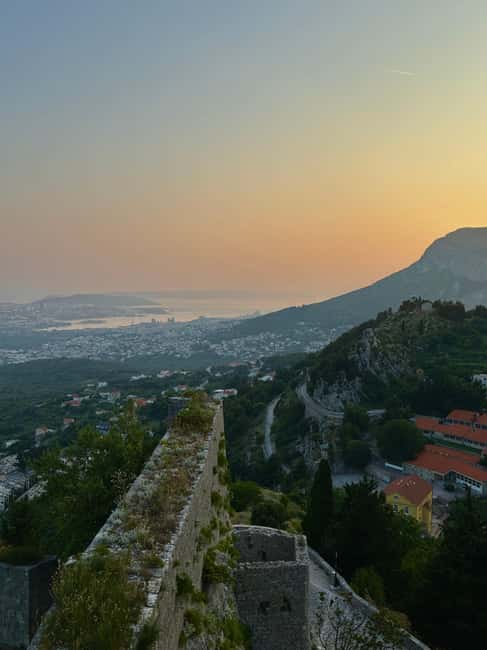Split: Klis Sunset Sightseeing Bus Tour - The Guide and Audioguide Combo: Getting More Than Views