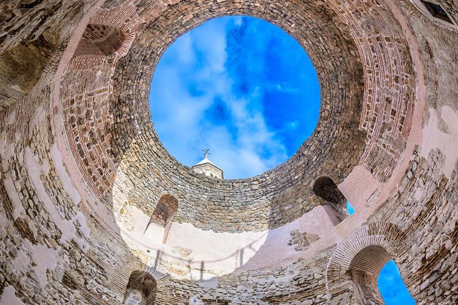 Split Old Town History Walking Tour - Narodni trg (Pjaca): Venetian-era buildings and a working square
