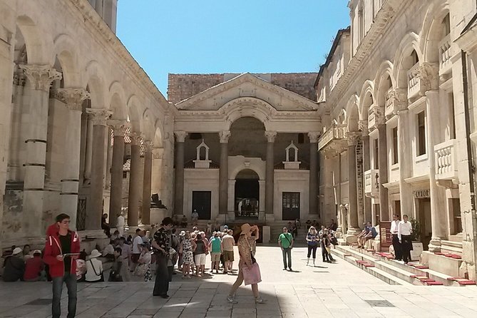 SPLIT-PREMIUM Emperor's Walking Tour for History Lovers + Museum - Stop 5 through the heart of the palace: Peristyle and Emperor’s Square