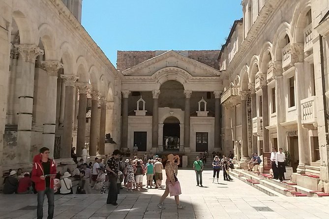SPLIT-PRIVATE Walking Tour of Diocletian's Palace & Old Town - Old Split streets: finding your bearings in medieval layers