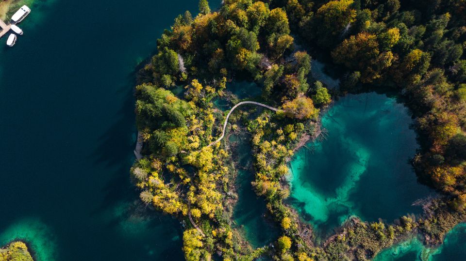 Split: Self-Guided Plitvice Lakes Day Tour with Boat Ride - Key things that make this Plitvice day trip work