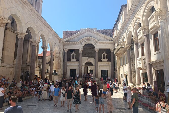 Split Walking Tour with Professor of History - Vestibule (Rotonda): the imperial corridor explained