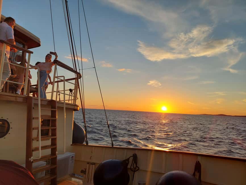 Split:Sunset Cruise with Live Music - Live music on deck: why the band changes the mood