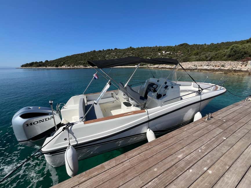 Trogir: Blue Lagoon and 3 Islands Speedboat Tour - From Kamerlengo Castle to Drvenik Veli: the ride sets the mood