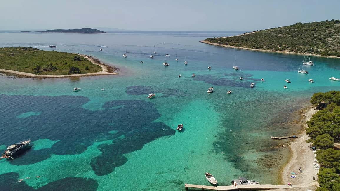 Trogir: Blue Lagoon and 3 Islands Speedboat Tour - Maslinica on Šolta: village walking, cafés, and a quieter pace
