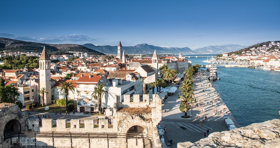 Trogir: Old Town Guided Walking Tour - Meeting by the North Gate with a blue umbrella