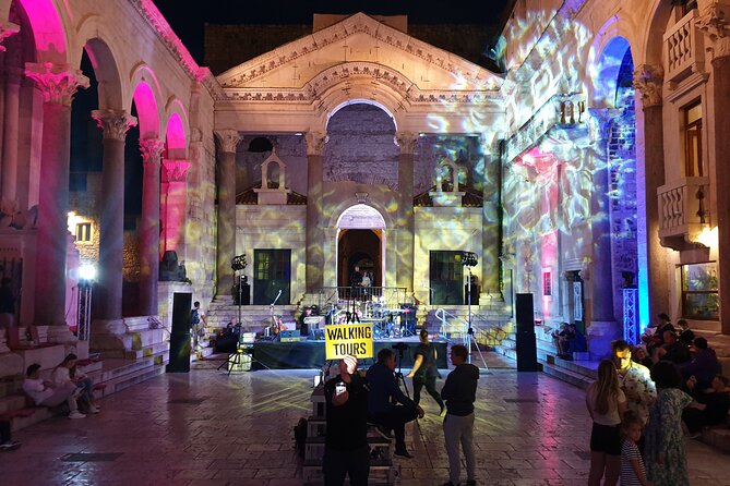 Walking Tour of Split and Diocletian's Palace - Riva Harbor: the bronze model that makes the palace click