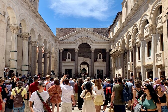 Walking tour of Split with an Art Historian - Saint Domnius at the Peristyle: seeing the mausoleum story without entry